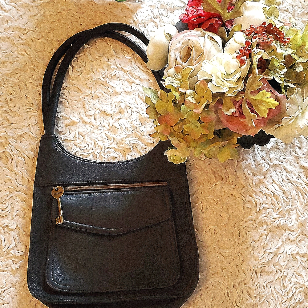 Leather blue fossil purse medium size clean sophisticated